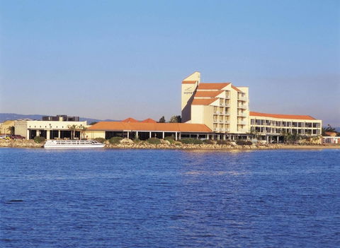 The Lakes Resort Hotel - Kalgoorlie Accommodation 1