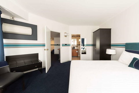 Ramada by Wyndham Diplomat Canberra - Kalgoorlie Accommodation 2