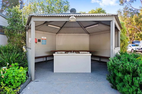 Discovery Parks Melbourne - Kalgoorlie Accommodation 0