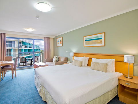 Oaks Waterfront Resort - Kalgoorlie Accommodation 2