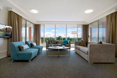 Pacific Suites Canberra - Kalgoorlie Accommodation 1