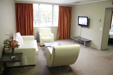 Pavilion On Northbourne - Kalgoorlie Accommodation 5