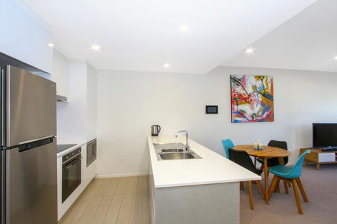 IQ Smart Apartments 704 Braddon ACT - Kalgoorlie Accommodation 4