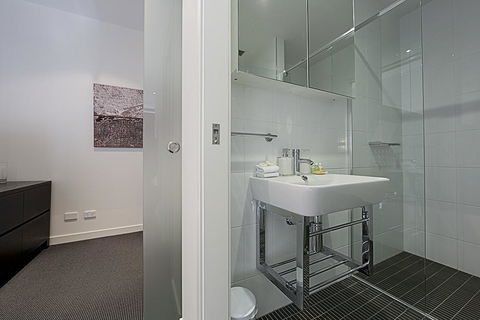 Mode 220 Braddon ACT - Kalgoorlie Accommodation 7
