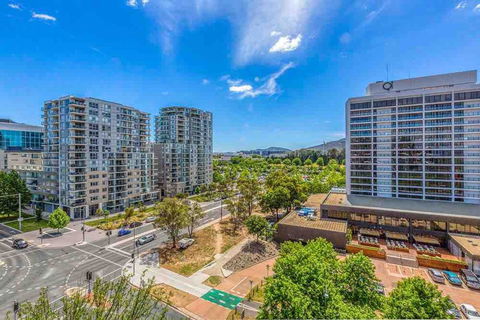 Spacious 1BR Stylish New Acton Apartment +Parking - Kalgoorlie Accommodation 18