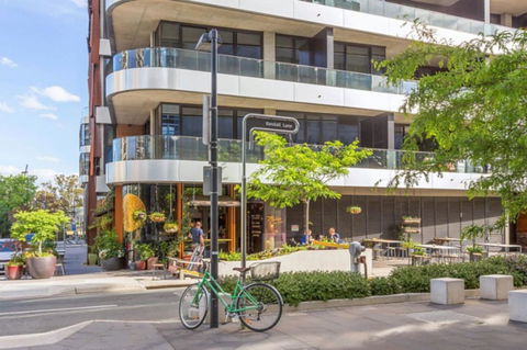 Spacious 1BR Stylish New Acton Apartment +Parking - Kalgoorlie Accommodation 11