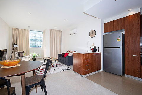 Spacious 1BR Stylish New Acton Apartment +Parking - Kalgoorlie Accommodation 5