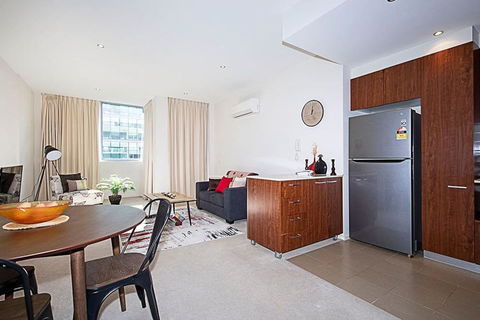 Spacious 1BR Stylish New Acton Apartment +Parking - Kalgoorlie Accommodation 8
