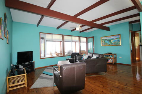 Bally High, 20 Dulconghi Street - Kalgoorlie Accommodation 13