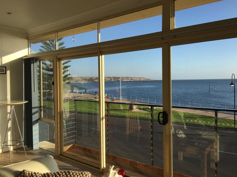 Crystal Blue Apartment - Kalgoorlie Accommodation 1