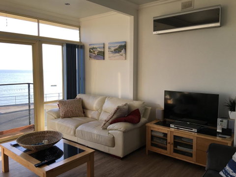 Crystal Blue Apartment - Kalgoorlie Accommodation 34