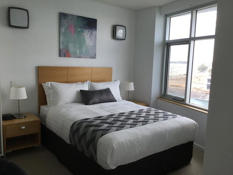 Wallaroo Marina Waterfront Luxe Apartment - Kalgoorlie Accommodation 14