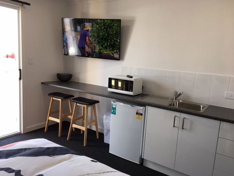 Port Lincoln Shark Apartment 1 - Kalgoorlie Accommodation 11