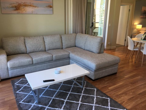 Beachside Luxury Apartments One & Two Bedroom In Beachfront Oaks Pier Building - Kalgoorlie Accommodation 20