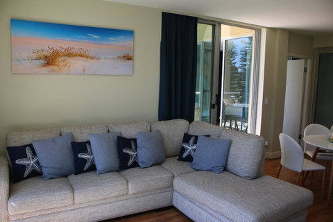 Beachside Luxury Apartments One & Two Bedroom In Beachfront Oaks Pier Building - Kalgoorlie Accommodation 12