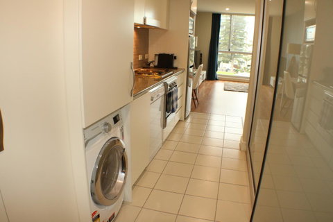 Beachside Luxury Apartments One & Two Bedroom In Beachfront Oaks Pier Building - Kalgoorlie Accommodation 6