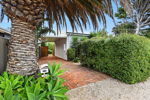 Ainslie Roberts Drive Retreat - Kalgoorlie Accommodation 13