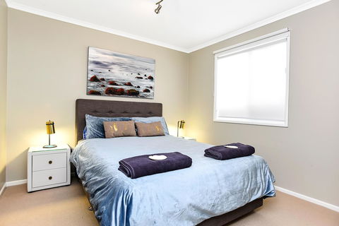Ainslie Roberts Drive Retreat - Kalgoorlie Accommodation 4