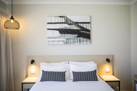 Nightcap At Finsbury Hotel - Kalgoorlie Accommodation 24