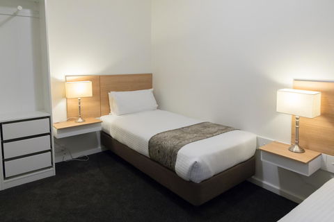 Bay 10 - Suites And Apartments - Kalgoorlie Accommodation 24