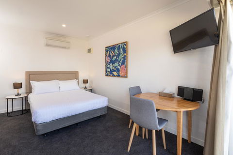 Bay 10 - Suites And Apartments - Kalgoorlie Accommodation 8