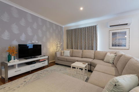 Boutique Getaway On Wright - Kalgoorlie Accommodation 1