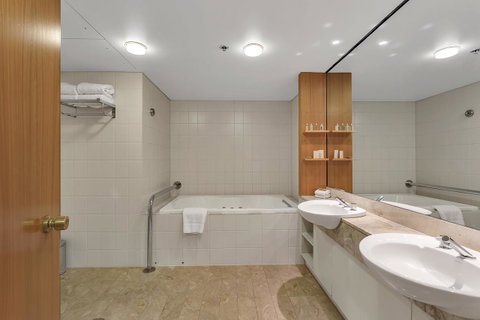 Stamford Plaza Adelaide - Kalgoorlie Accommodation 29