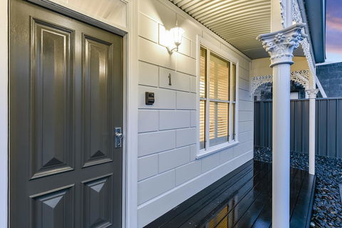 Aloha Central Luxury Apartments - Kalgoorlie Accommodation 22