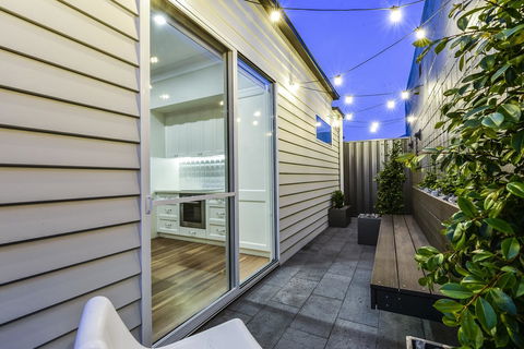 Aloha Central Luxury Apartments - Kalgoorlie Accommodation 13