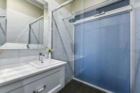 Aloha Central Luxury Apartments - Kalgoorlie Accommodation 18