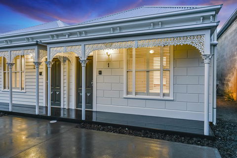 Aloha Central Luxury Apartments - Kalgoorlie Accommodation 1