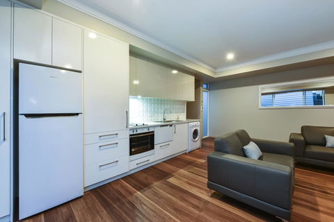 Aloha Central Luxury Apartments - Kalgoorlie Accommodation 29