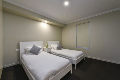 Aloha Central Luxury Apartments - Kalgoorlie Accommodation 27