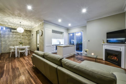 Aloha Central Luxury Apartments - Kalgoorlie Accommodation 8