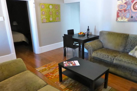 Penzance Cottage Glenelg - Kalgoorlie Accommodation 6