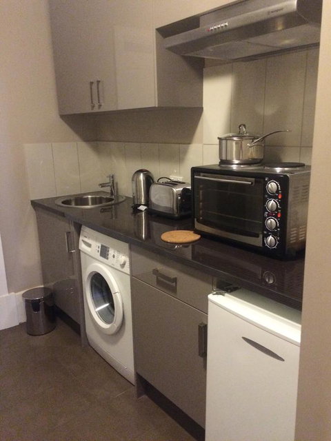 Penzance Cottage Glenelg - Kalgoorlie Accommodation 3