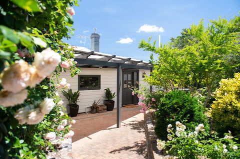 The Other House - Kalgoorlie Accommodation 5