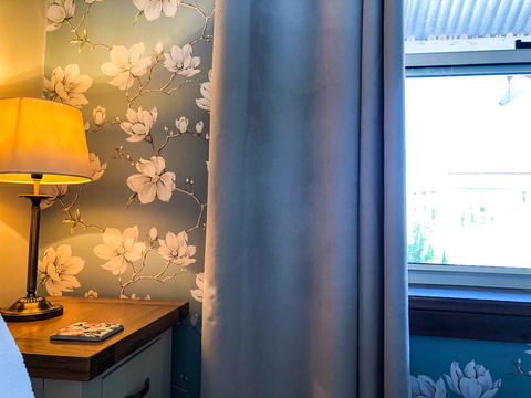 Inglenook Cottage - Kalgoorlie Accommodation 14