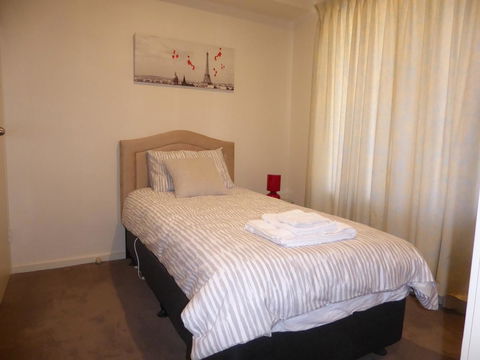 Adelaide City Apartment - 3br, 2bath & Carpark - Kalgoorlie Accommodation 15
