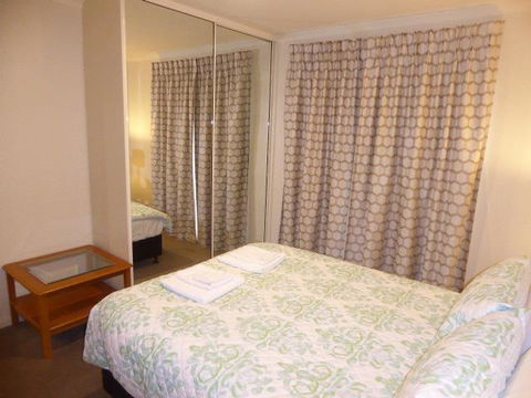 Adelaide City Apartment - 3br, 2bath & Carpark - Kalgoorlie Accommodation 11