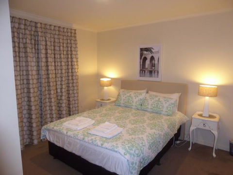 Adelaide City Apartment - 3br, 2bath & Carpark - Kalgoorlie Accommodation 9