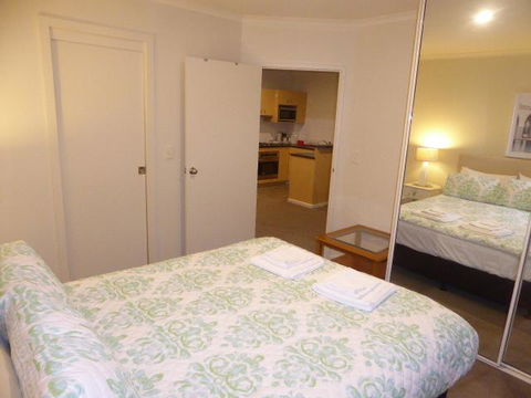 Adelaide City Apartment - 3br, 2bath & Carpark - Kalgoorlie Accommodation 10