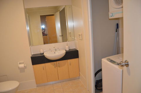 Adelaide City Apartment - 3br, 2bath & Carpark - Kalgoorlie Accommodation 17