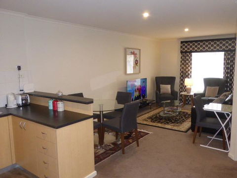 Adelaide City Apartment - 3br, 2bath & Carpark - Kalgoorlie Accommodation 6