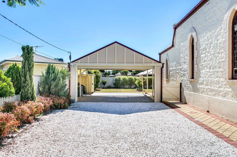\'THE CHURCH\' Guest Home, Gawler Barossa Region - Kalgoorlie Accommodation 11