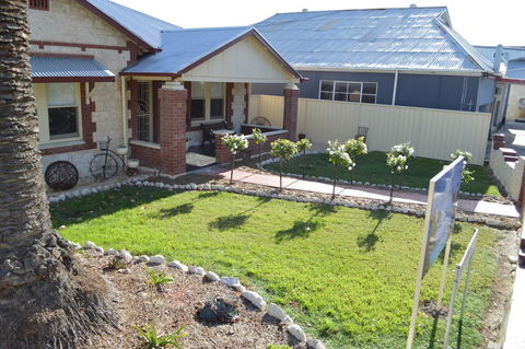 Two Cow Cottage Bed & Breakfast - Kalgoorlie Accommodation 18