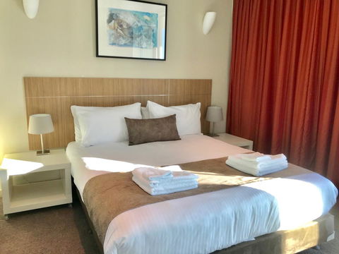 Adelaide DressCircle Apartments - North Terrace - Kalgoorlie Accommodation 5