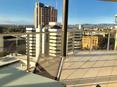 Adelaide DressCircle Apartments - North Terrace - Kalgoorlie Accommodation 4