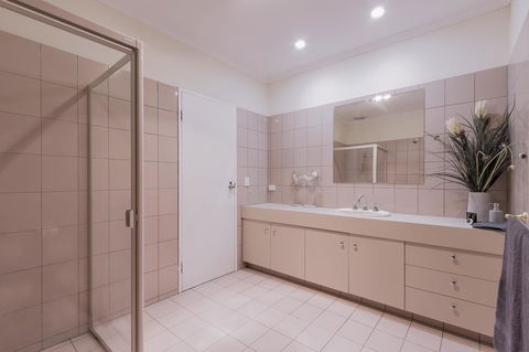 Adelaide Style Accommodation-Close To City-North Adelaide-3 Bdrm- FREE Parking - Kalgoorlie Accommodation 31