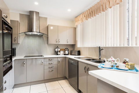 Adelaide Style Accommodation-Close To City-North Adelaide-3 Bdrm- FREE Parking - Kalgoorlie Accommodation 6